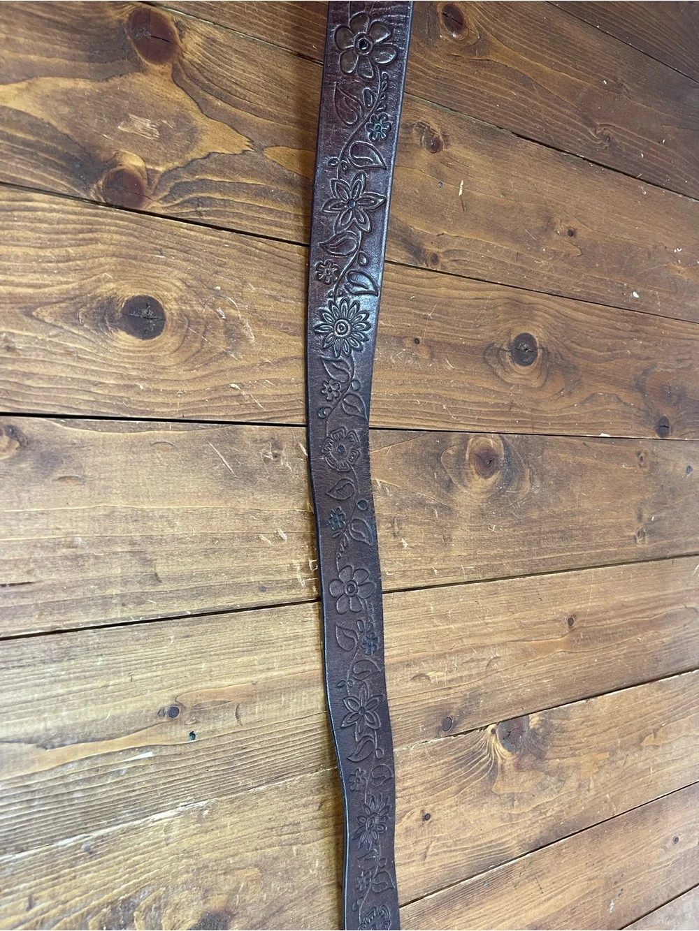 Aeropostale size small brown leather belt with embossed floral design